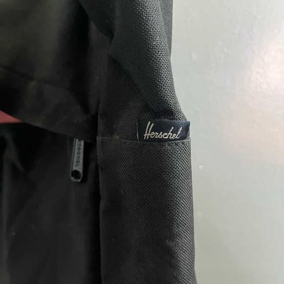 Herschel Supply Company Classic Black Tote - Picture 6 of 10